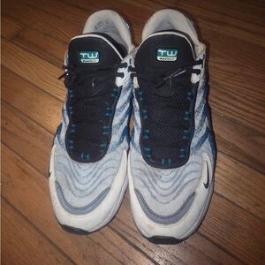 Nike Air Max TW Bright Spruce Sneakers